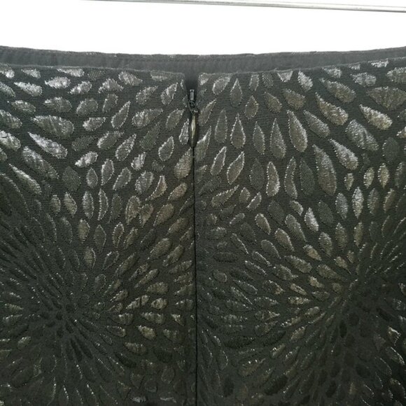 LOFT Skirt Metallic Silver Petal Circular Print Sz 12 - EUC! - Picture 7 of 11